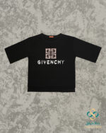 تیشرت کراپ چاکدار چاپ دار دورساتین